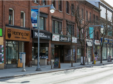 Coffee shop on 100 Bank St, Ottawa
